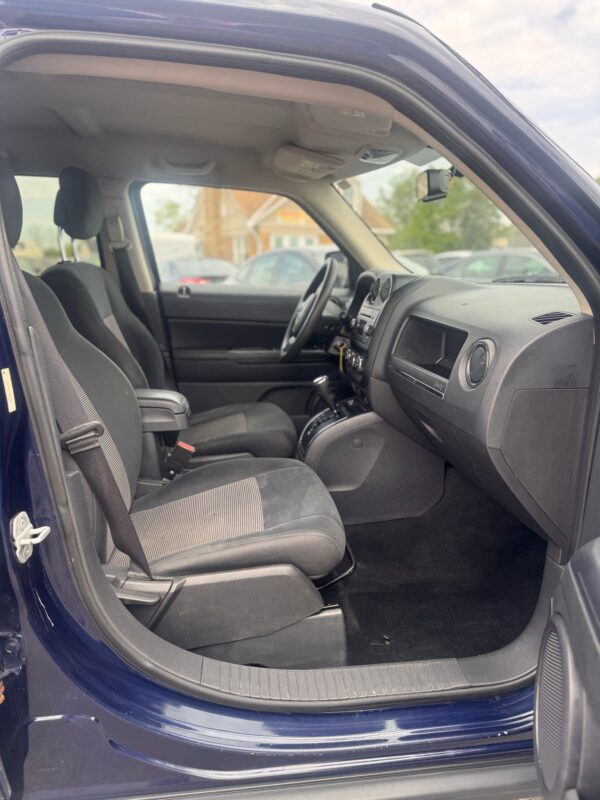 2012 JEEP PATRIOT - Image 12