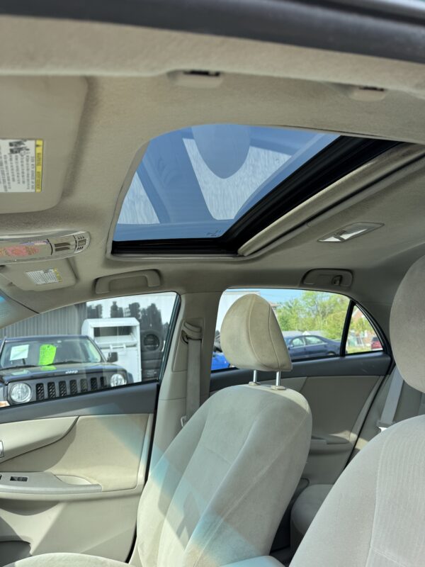 2010 TOYOTA COROLLA - Image 9