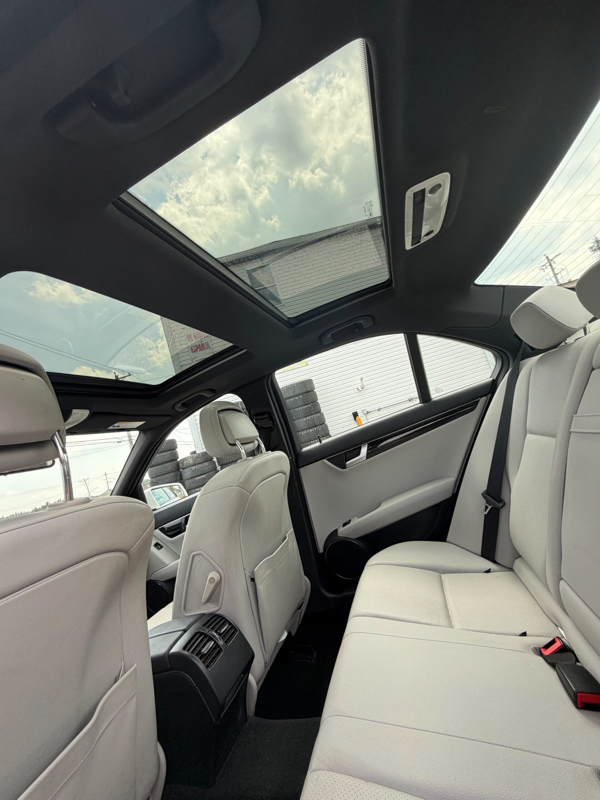 2013 Mercedez-Benz C-Class 300 - Image 11